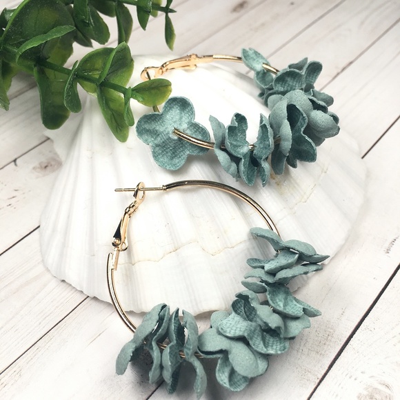 Flower Petal Hoop Earrings - Picture 3 of 5